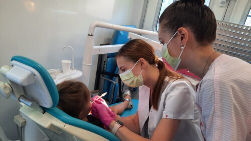 “Zâna Merciluță”, un proiect care vine în ajutorul ucrainenilor cu probleme stomatologice